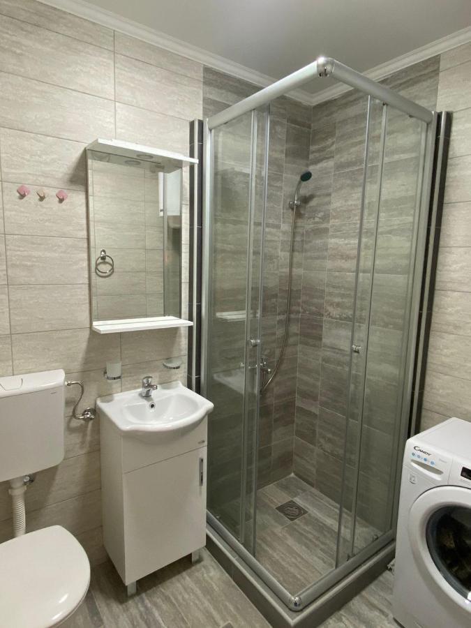 Apartmani Vila Τσέτινιε Εξωτερικό φωτογραφία
